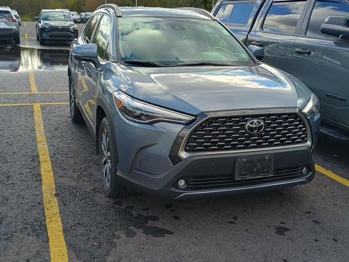 2022 Toyota Corolla Cross XLE