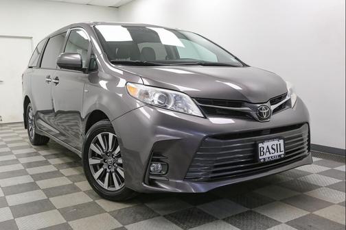 2020 Toyota Sienna XLE Premium