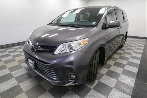 2020 Toyota Sienna XLE Premium