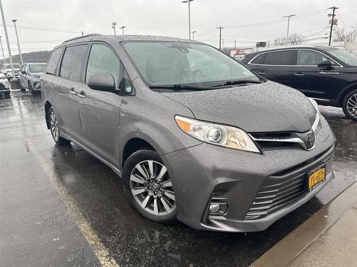 2020 Toyota Sienna XLE Premium