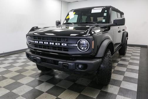Shadow Black 2023 Ford Bronco Black Diamond