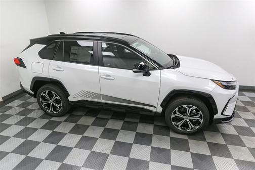 2025 Toyota RAV4 Hybrid SE