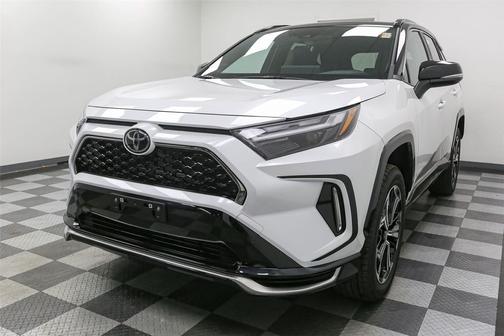 2025 Toyota RAV4 Hybrid SE