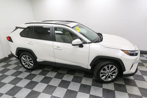 2022 Toyota RAV4 XLE Premium