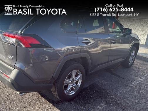 2022 Toyota RAV4 XLE