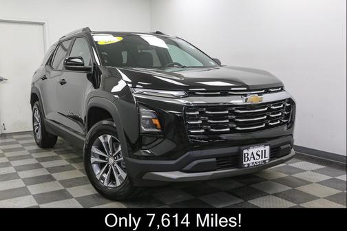 Mosaic Black Metallic 2025 Chevrolet Equinox 1LT