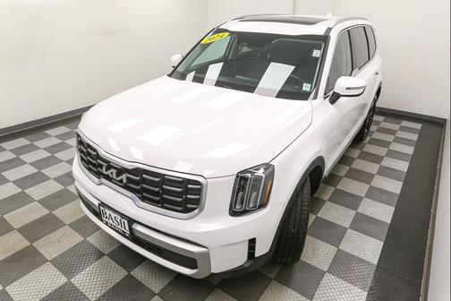 Glacial White Pearl 2024 Kia Telluride S