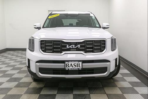 Glacial White Pearl 2024 Kia Telluride S