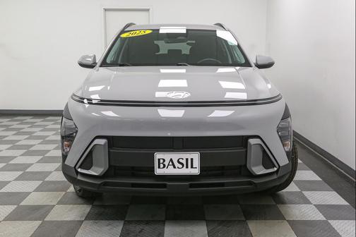 Cyber Gray Metallic 2025 Hyundai KONA SEL Convenience