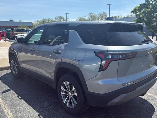 Sterling Gray Metallic 2026 Chevrolet Equinox 1LT