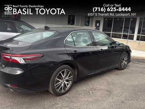 Midnight Black Metallic 2022 Toyota Camry XLE