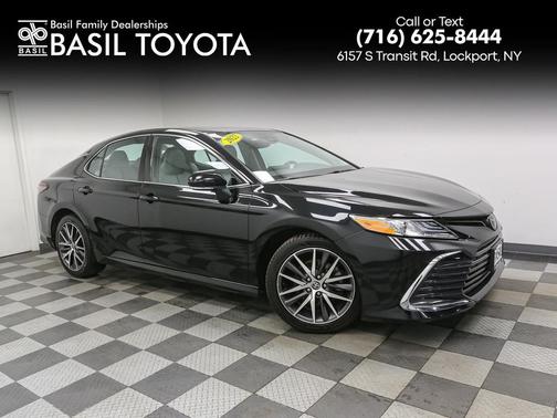 Midnight Black Metallic 2022 Toyota Camry XLE