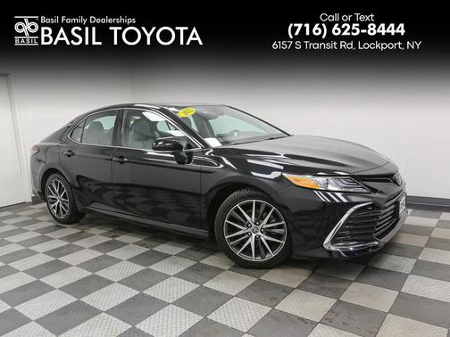 Midnight Black Metallic 2022 Toyota Camry XLE