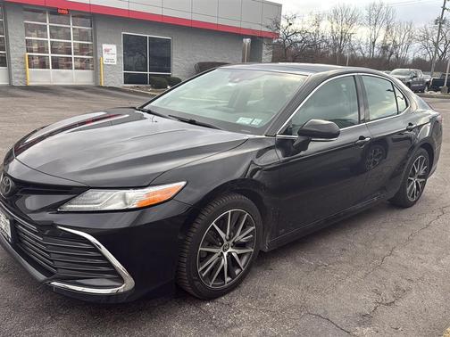 Midnight Black Metallic 2022 Toyota Camry XLE