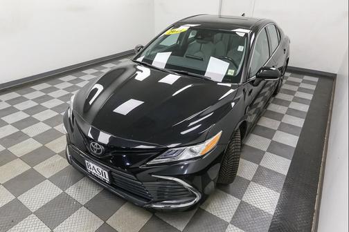 Midnight Black Metallic 2022 Toyota Camry XLE