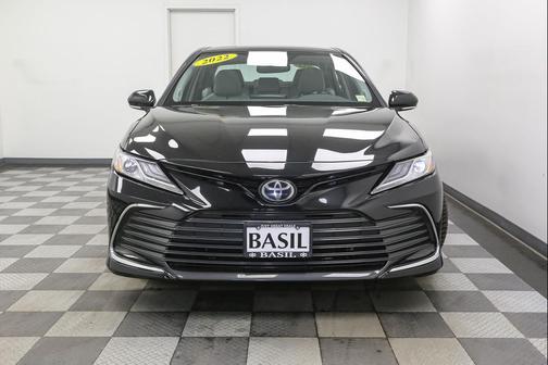 Midnight Black Metallic 2022 Toyota Camry XLE