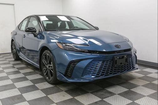 Ocean Gem w/Midnight Black Metallic Roof 2026 Toyota Camry XSE