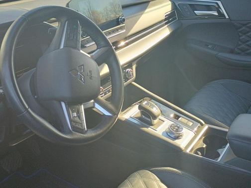 2024 Mitsubishi Outlander PHEV