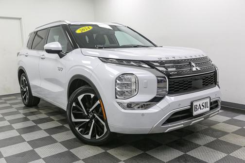 2024 Mitsubishi Outlander PHEV SEL