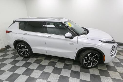 2024 Mitsubishi Outlander PHEV SEL
