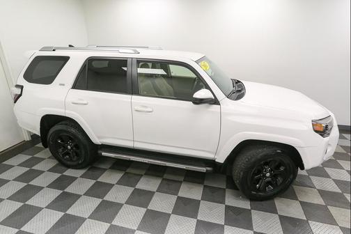 Super White 2017 Toyota 4Runner SR5