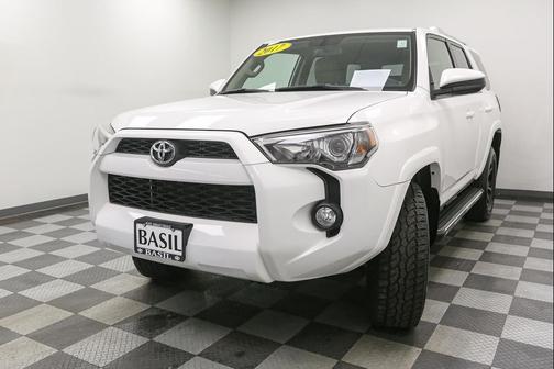 Super White 2017 Toyota 4Runner SR5