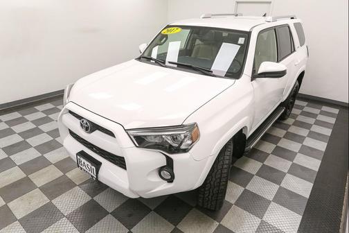 Super White 2017 Toyota 4Runner SR5