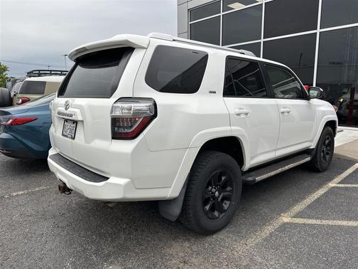 Super White 2017 Toyota 4Runner SR5