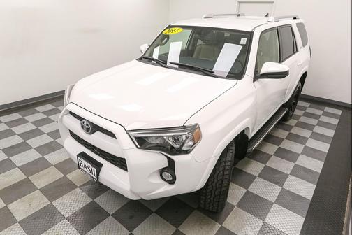 Super White 2017 Toyota 4Runner SR5