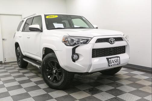Super White 2017 Toyota 4Runner SR5