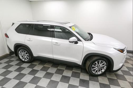 Wind Chill Pearl 2025 Toyota Grand Highlander Platinum