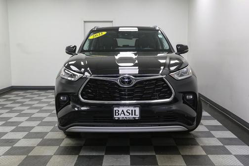 Midnight Black Metallic 2021 Toyota Highlander Platinum