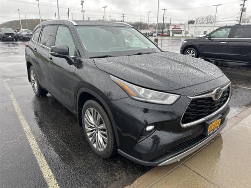 Midnight Black Metallic 2021 Toyota Highlander Platinum