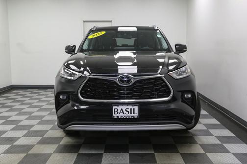 Midnight Black Metallic 2021 Toyota Highlander Platinum