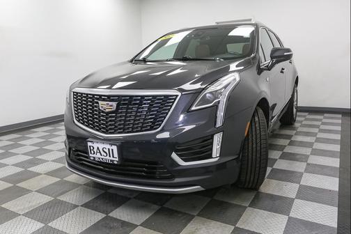 Manhattan Noir Metallic 2020 Cadillac XT5 Premium Luxury