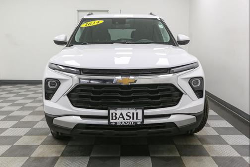 Summit White 2024 Chevrolet Trailblazer LT