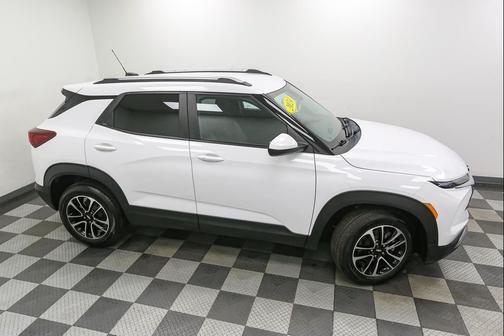 Summit White 2024 Chevrolet Trailblazer LT