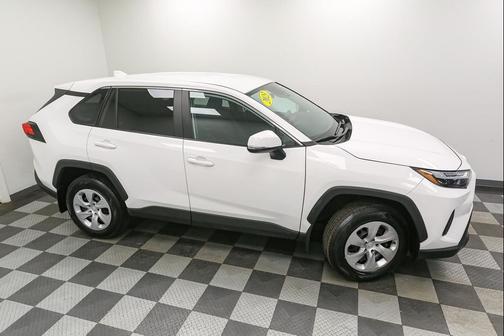 2023 Toyota RAV4 LE