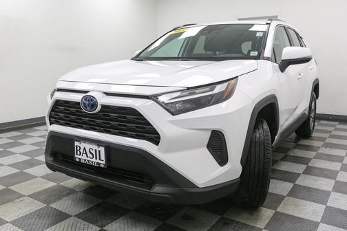 2022 Toyota RAV4 Hybrid XLE