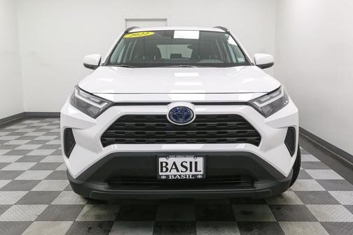 2022 Toyota RAV4 Hybrid XLE