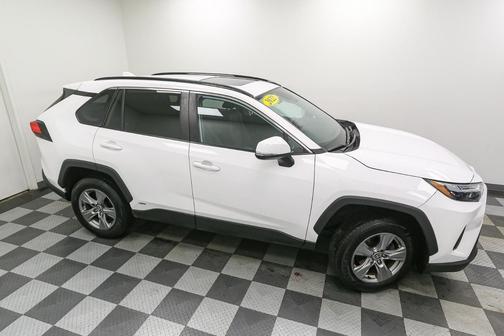 2022 Toyota RAV4 Hybrid XLE