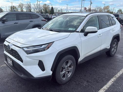2022 Toyota RAV4 Hybrid XLE