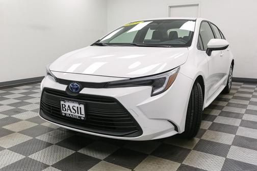 2024 Toyota Corolla Hybrid LE