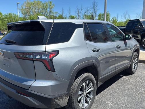 Sterling Gray Metallic 2026 Chevrolet Equinox 1LT