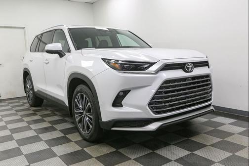 Wind Chill Pearl 2026 Toyota Grand Highlander Hybrid Platinum MAX