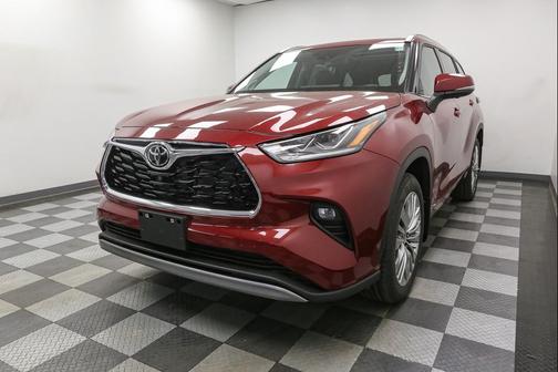 Ruby Flare Pearl 2026 Toyota Highlander Hybrid Platinum