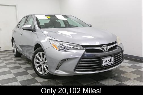 Celestial Silver Metallic 2017 Toyota Camry XLE