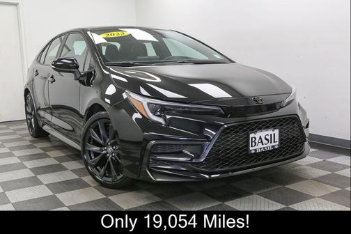 Midnight Black Metallic 2023 Toyota Corolla SE