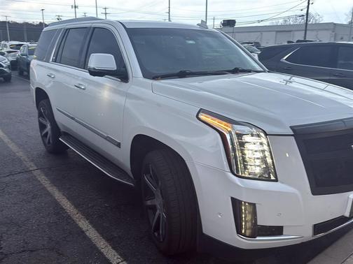 2017 Cadillac Escalade Luxury
