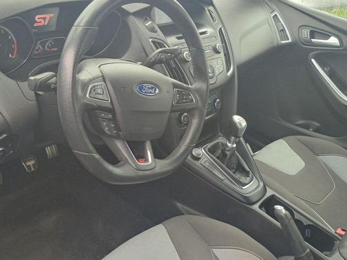 2017 Ford Focus ST 